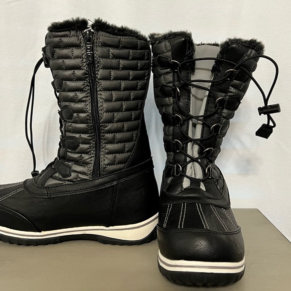 Totes Women's Weather Boots in Black/Pewter. Style E70564. Size 8. - Picture 3 of 12